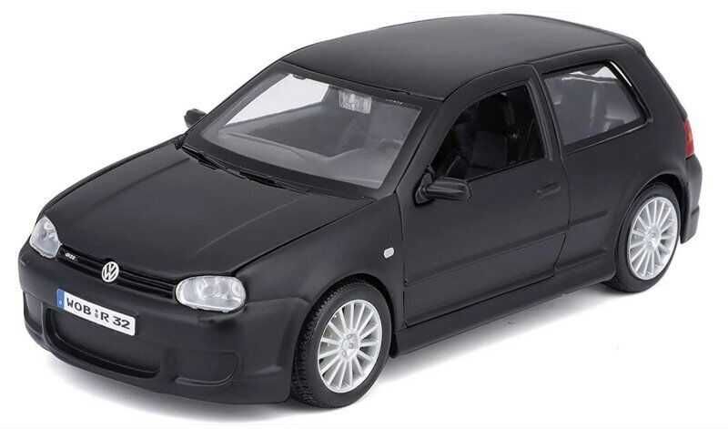 Macheta VOLKSWAGEN ( VW )  GOLF 4 R32 2002 - Maisto, 1/24, noua.