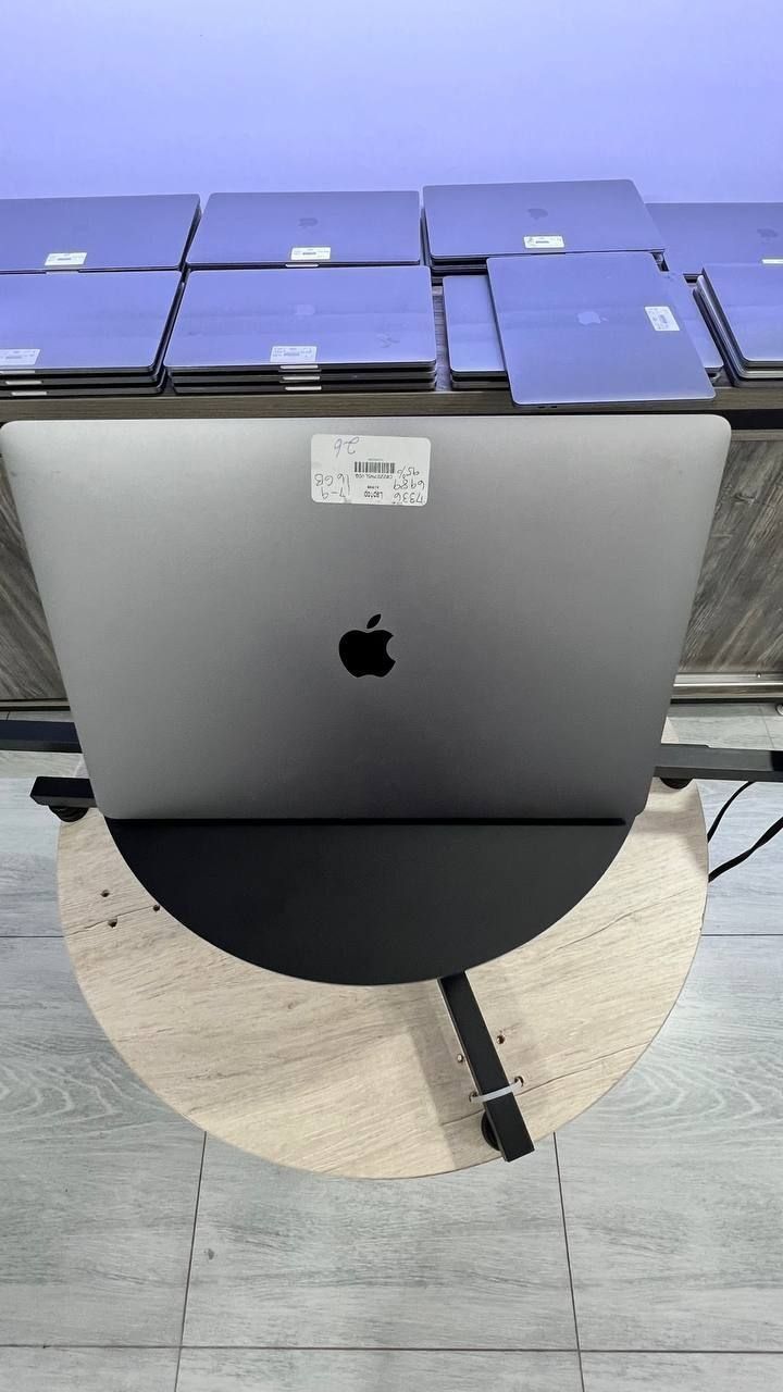 Американский MacBook A1707