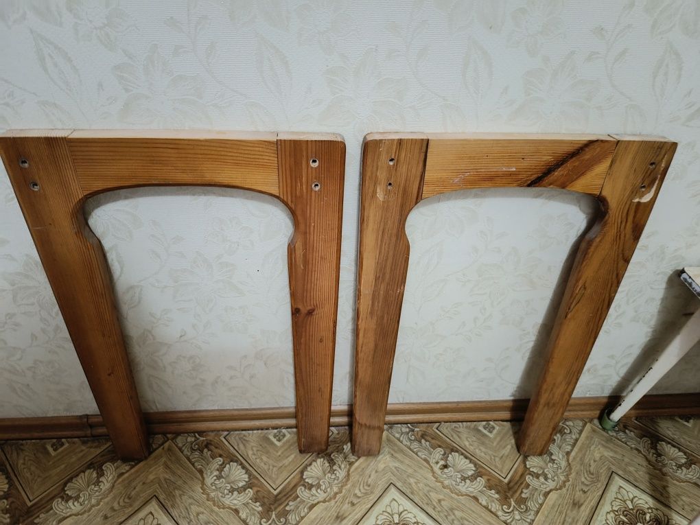 Кухонный стол продается деревянный