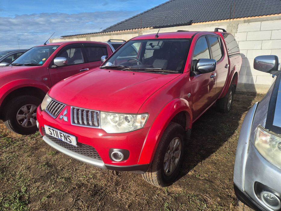 Mitsubishi L200 2011 2.5 Manual volan dreapta
