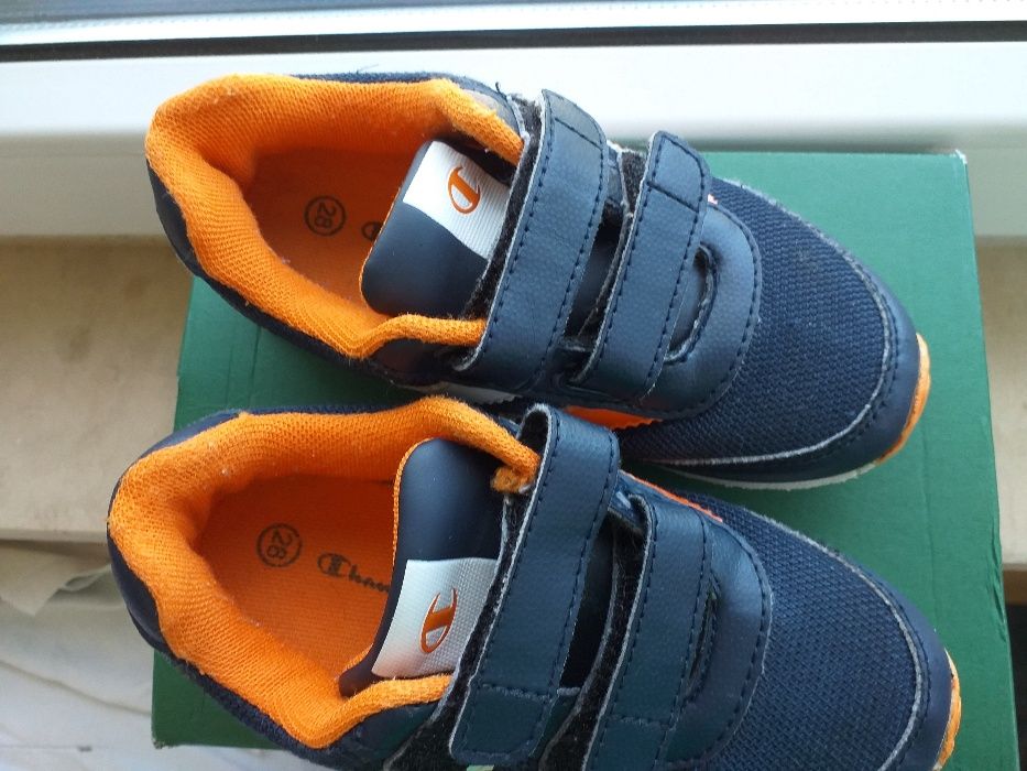 Оригинални маратонки 28 номер-50лв.