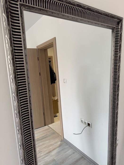 Чисто ново огледало