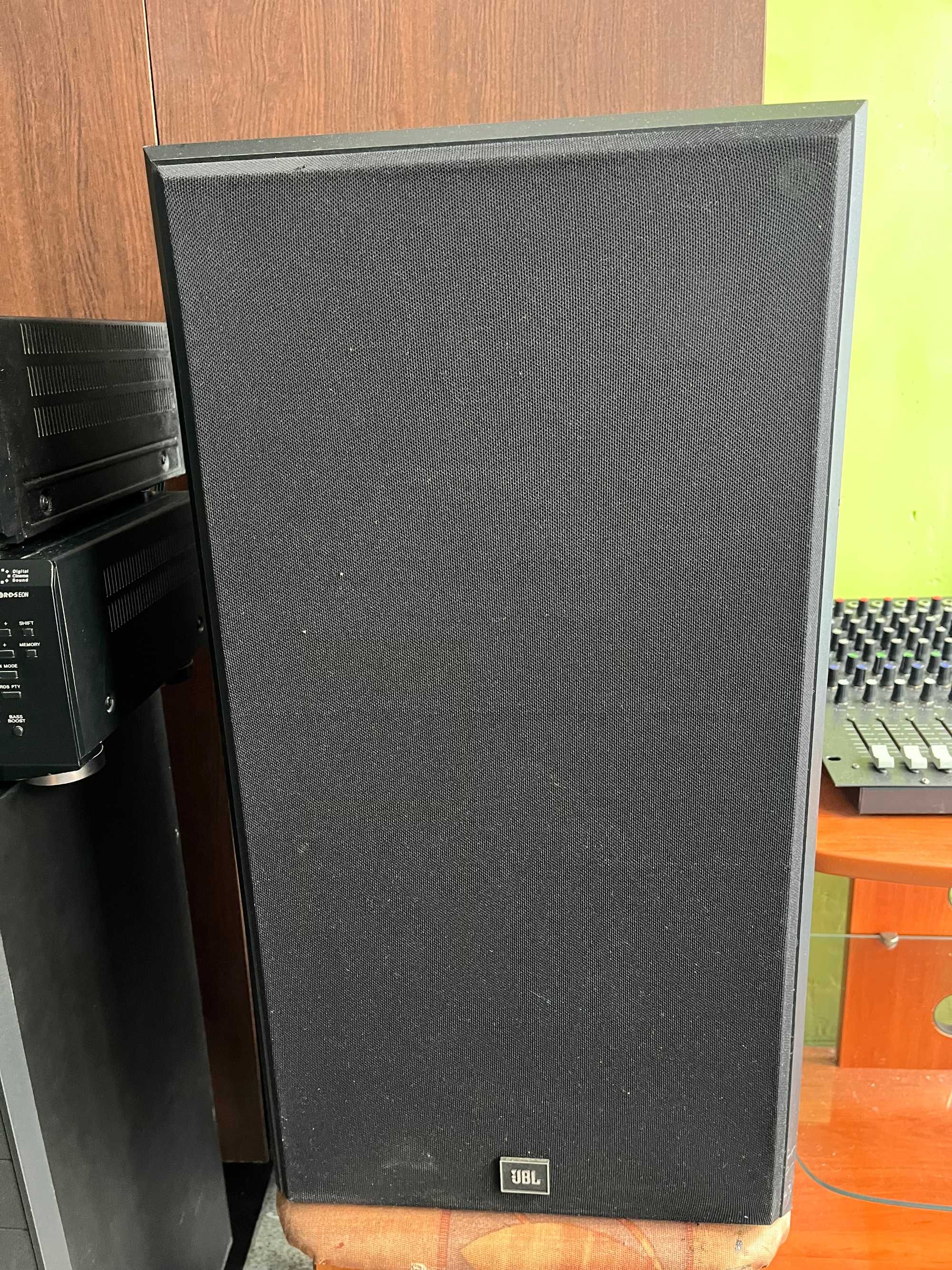 Смесителен пулт 16 канала и тонколони JBL