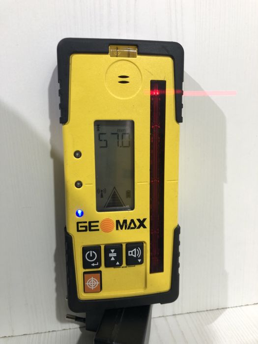 Nivelă lase GeoMax zone 20 H
