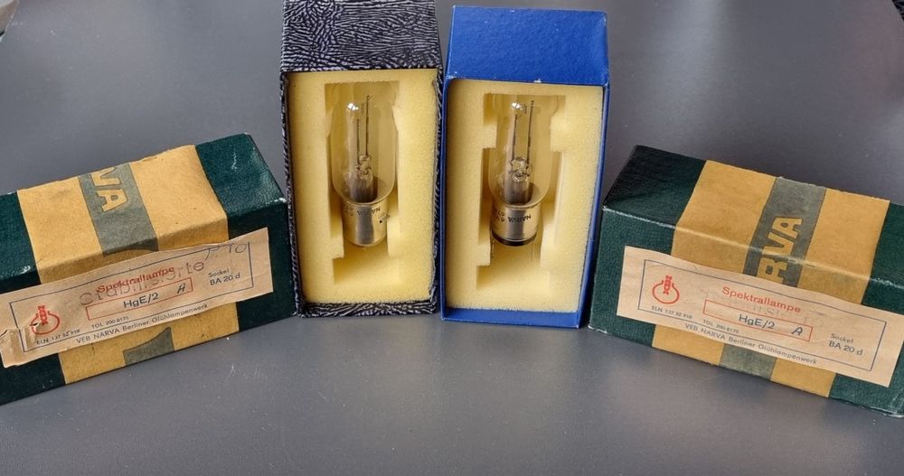 Becuri Nerva pentru proiectoare diapozitive și diafilme