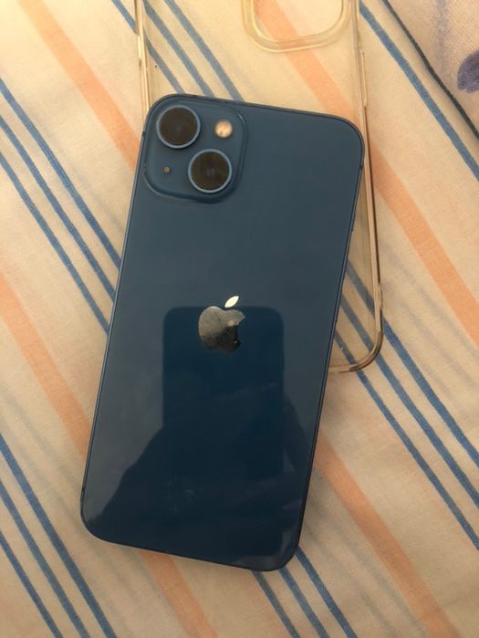 Iphone 13 culoare albastru inchis