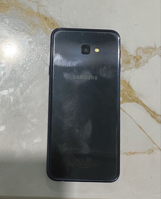 Samsung Galaxy J 4+ sotiladi