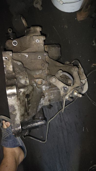 ПРОДАМ Коробка механика на мазду 626 GD переходка. (МКПП) каробка