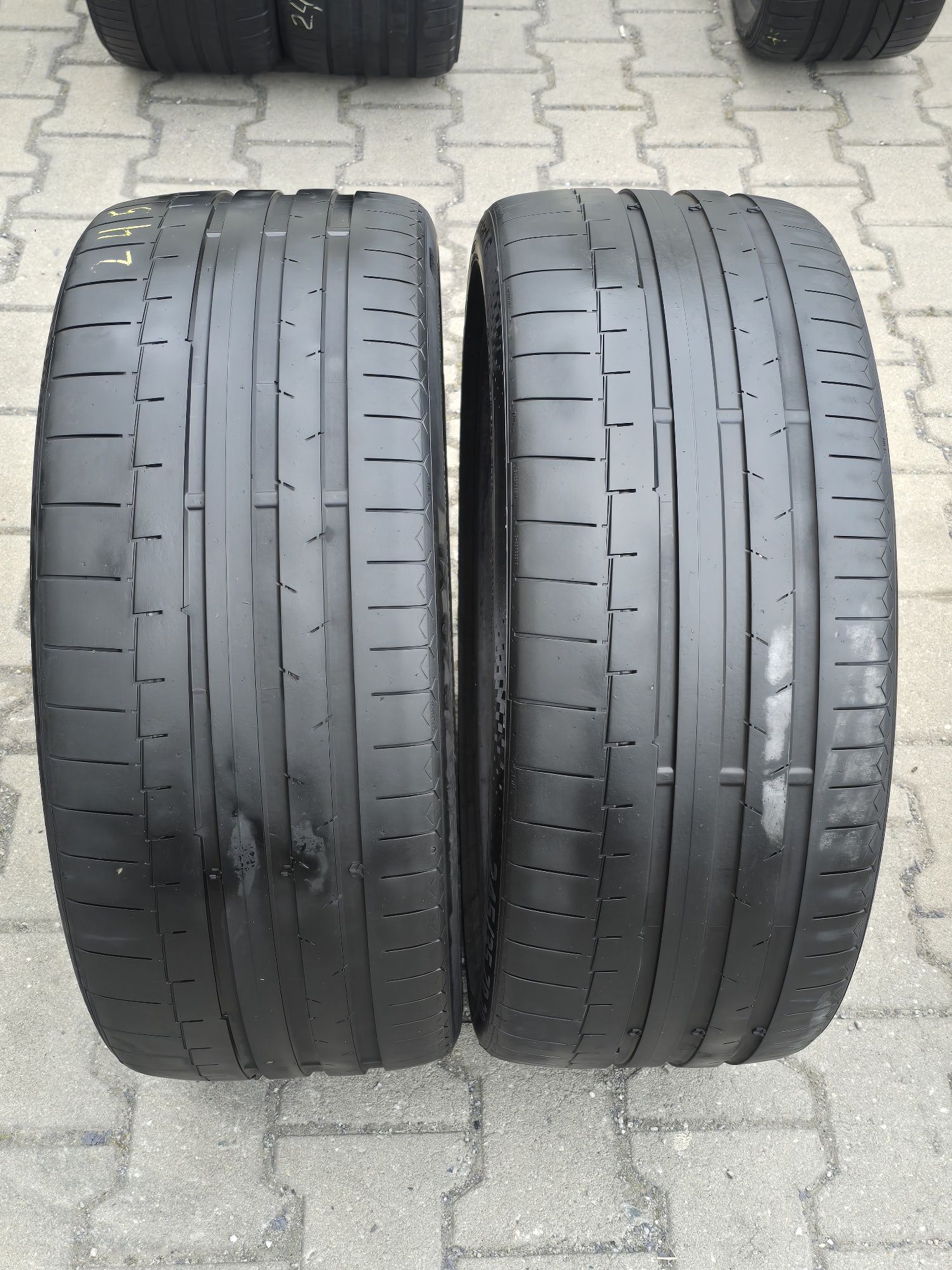 245 35 20 Continental