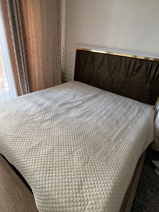 Спальный кровать