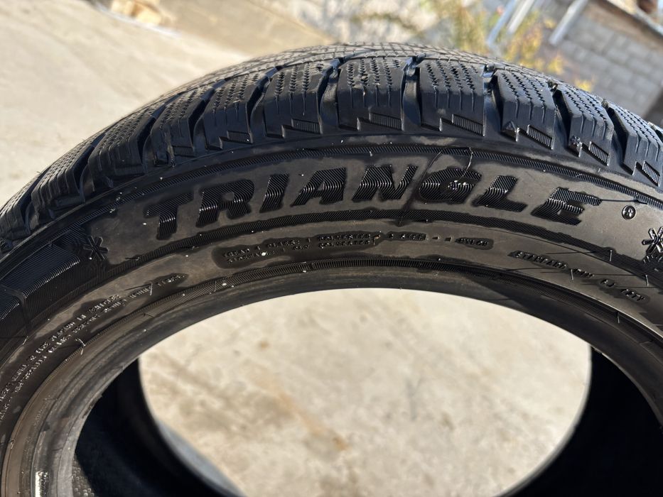 Комплект зимних шин