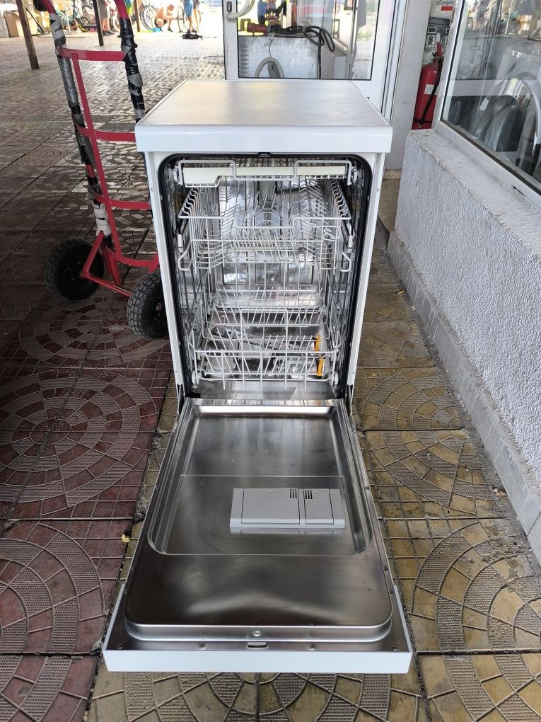Съдомиялна Miele На 45см. - 9 комплекта.