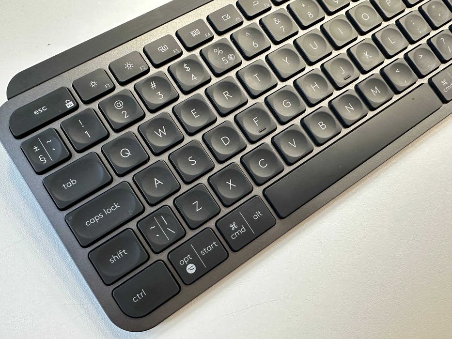 Logitech MX Keys за Windows и MAC безжична клавиатура с подсветка