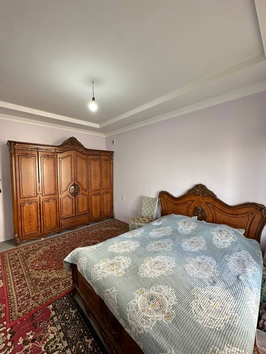 Uchastka (участка уй ховли) sotiladi.Keles(Kirov) Qizg'aldoq ko'cha.