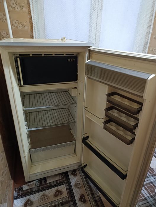 Холодильник рабочий