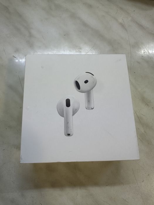 Casti AirPods 4