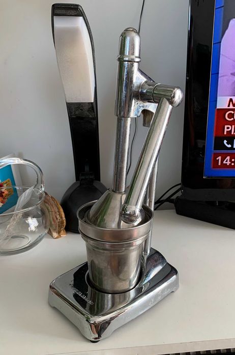 Storcător manual Fackelmann din inox presă citrice tip bar profesional