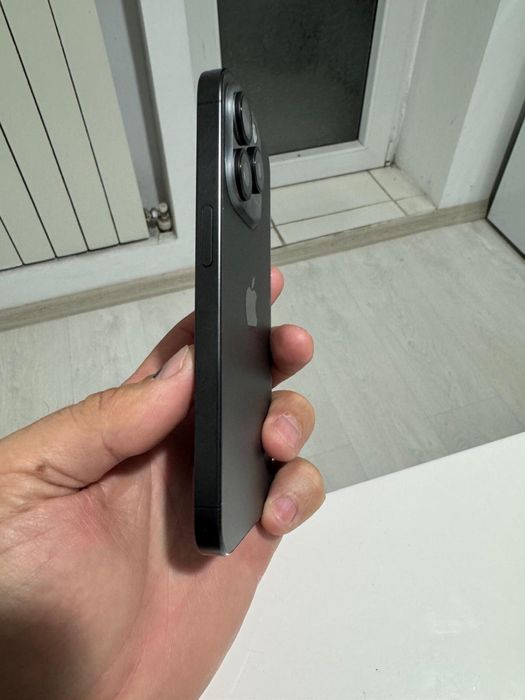 Iphone 15 PRO baterie 90% impecabil