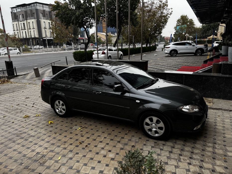 Продам свой автомобиль Jentra.