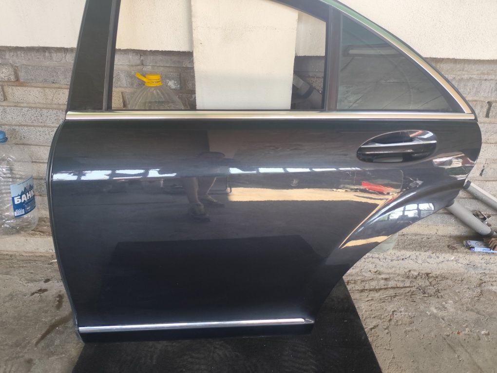 Задна лява врата Mercedes S class W221