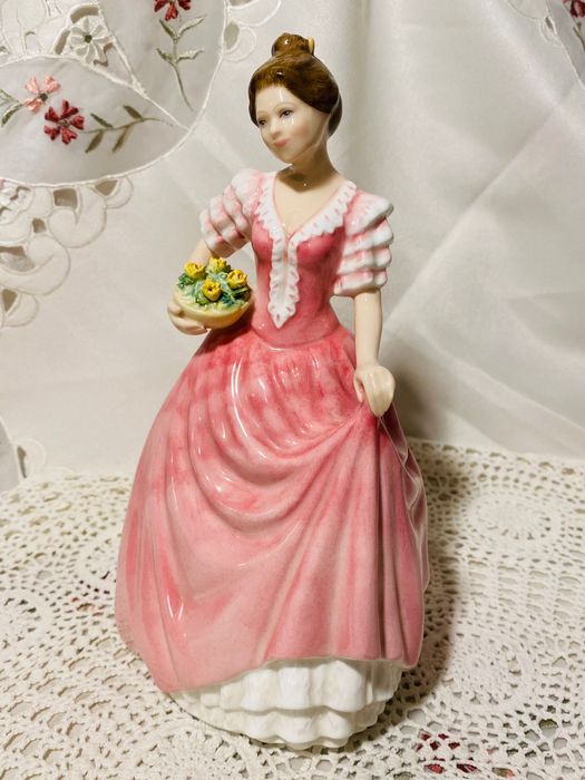 порцеланова статуетка