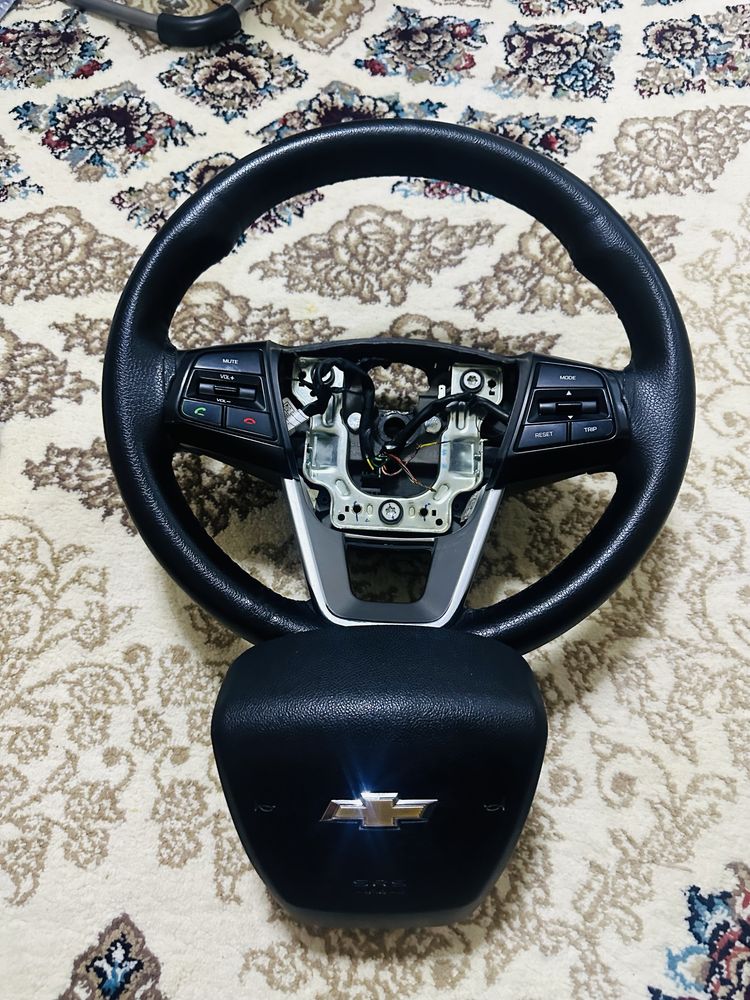 Hyundai Rul sotiladi