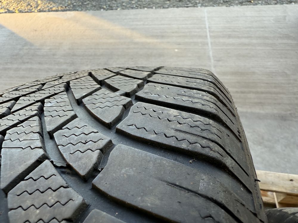 4бр. Зимни Гуми С Борд 235/55R/18 -BRIDGESTONE- DOT:3822- 5.7мм+5.3мм