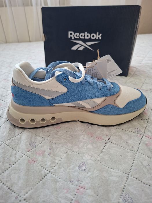 Чисто нови маратонки REEBOK