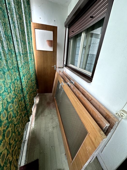 usi interior / apartament