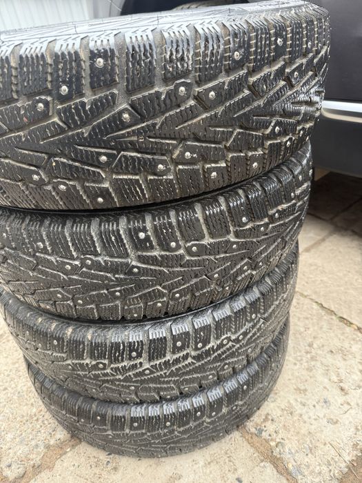 Зимние шины почти НОВЫЕ R15 185/65