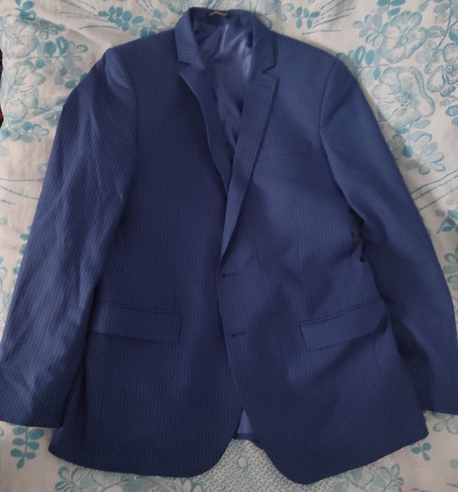 Мужской костюм + брюки
Турция 
Б/у
SLIM
Фото размера прилагается