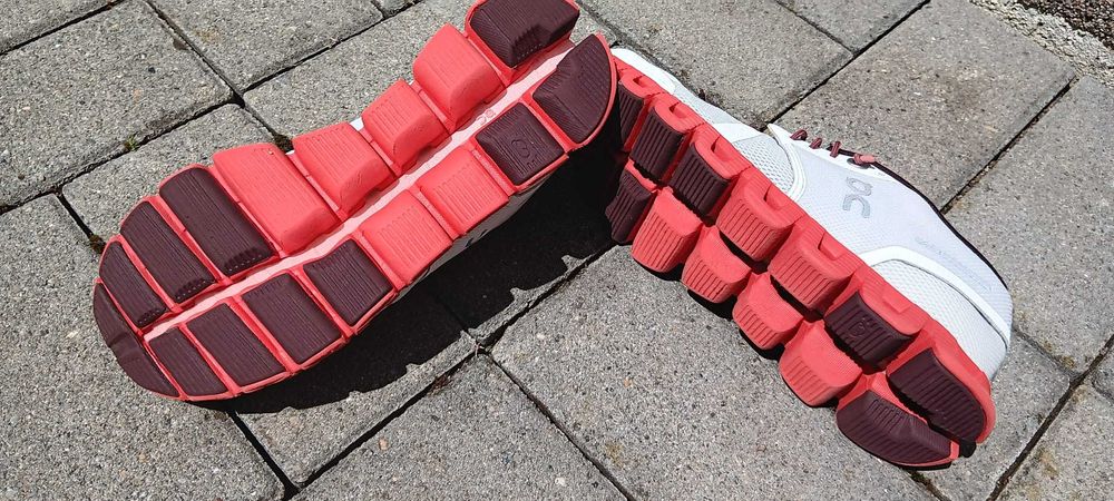 On Running Cloud, marimea 36