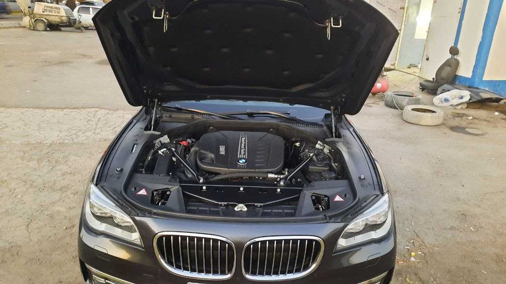 BMW 740d Comfort краска тоза, 2013 йил  76 000 км юрган