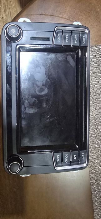 Vând navigație mare vw