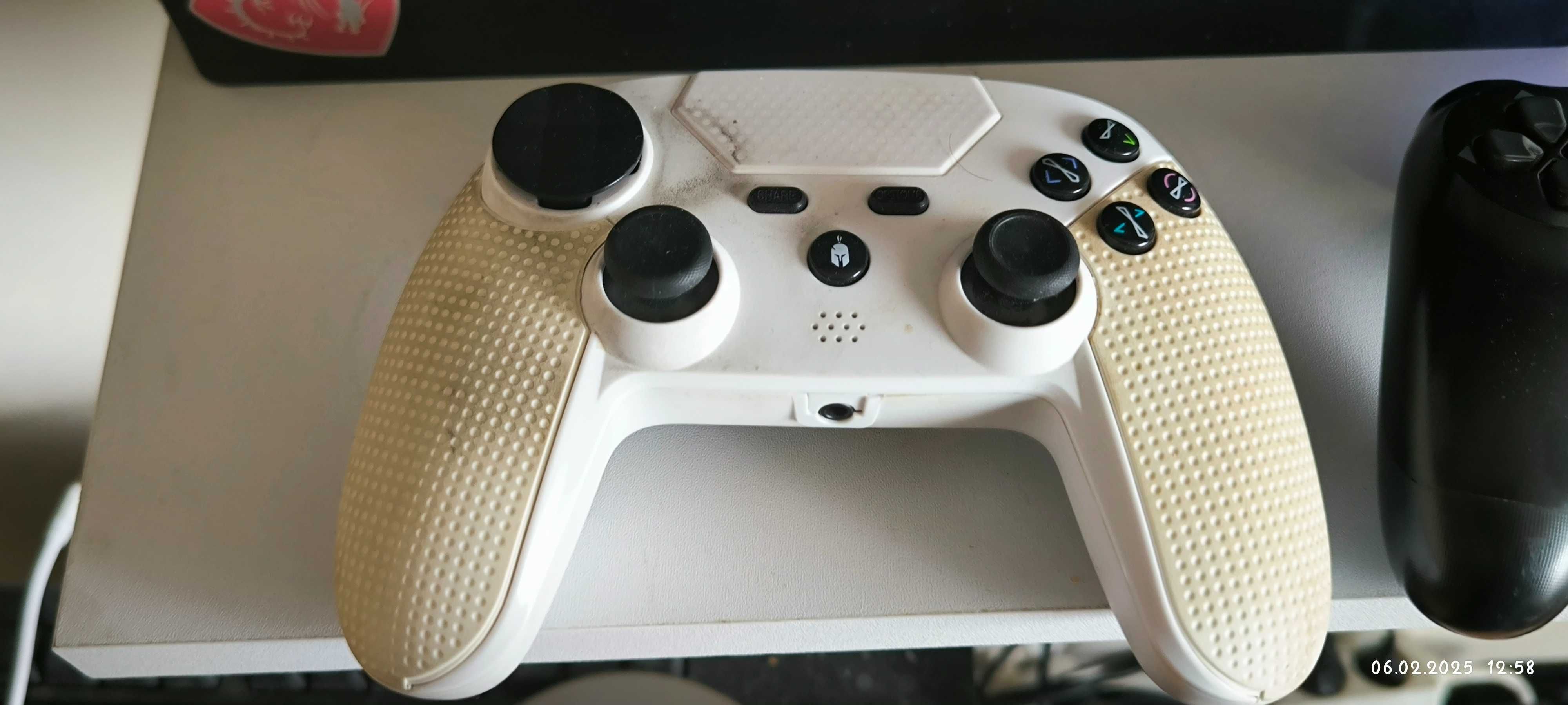Продавам Playstation 4 Pro