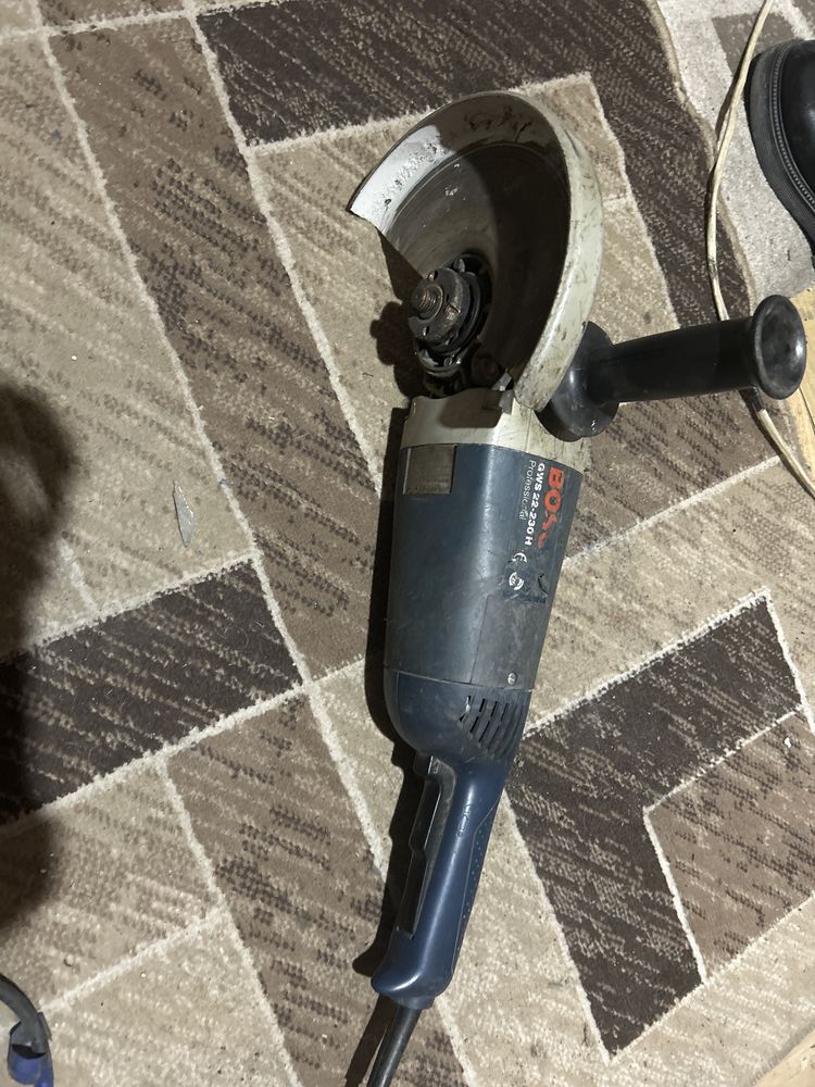 Угловая шлифмашинка bosch GWS 22-230 JH