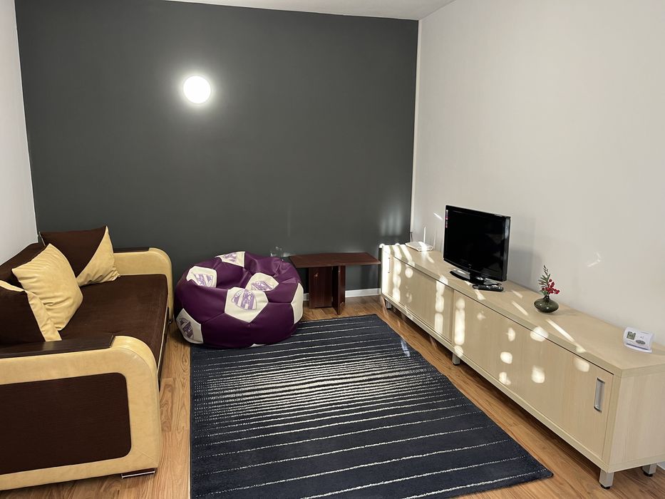 Casa la curte de inchiriat