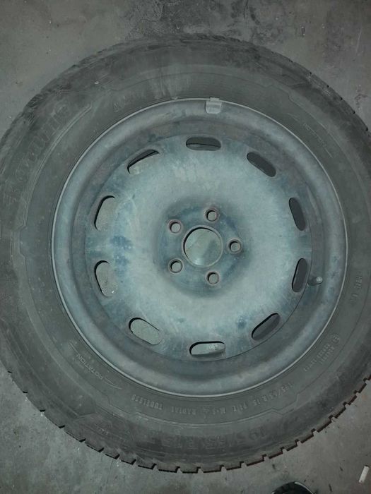 Зимни гуми 195/65/R15.                 4 бр-120 лв.