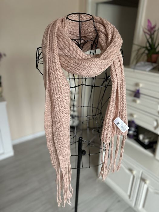 Fular marca H&M, roz