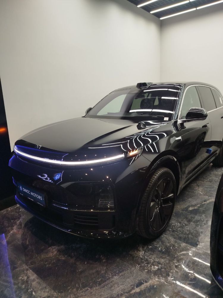 Ли Л7 Ультра автомобили