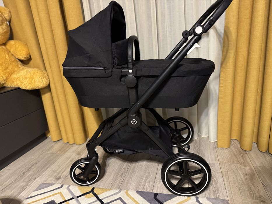 Vând pachet complet Cybex Gold EOS Lux 3-în-1, scoica si baza