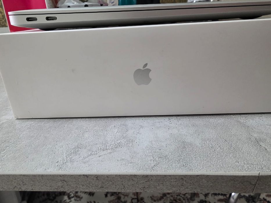 Продам MacBook air M12020