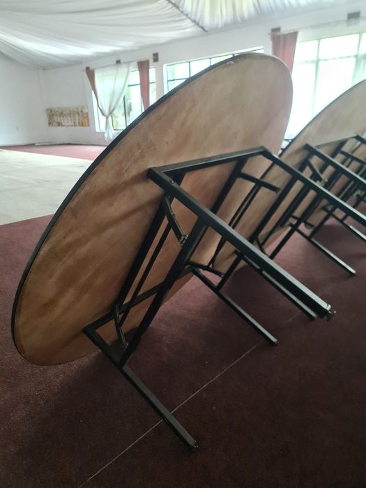 De vanzare mese 12 per