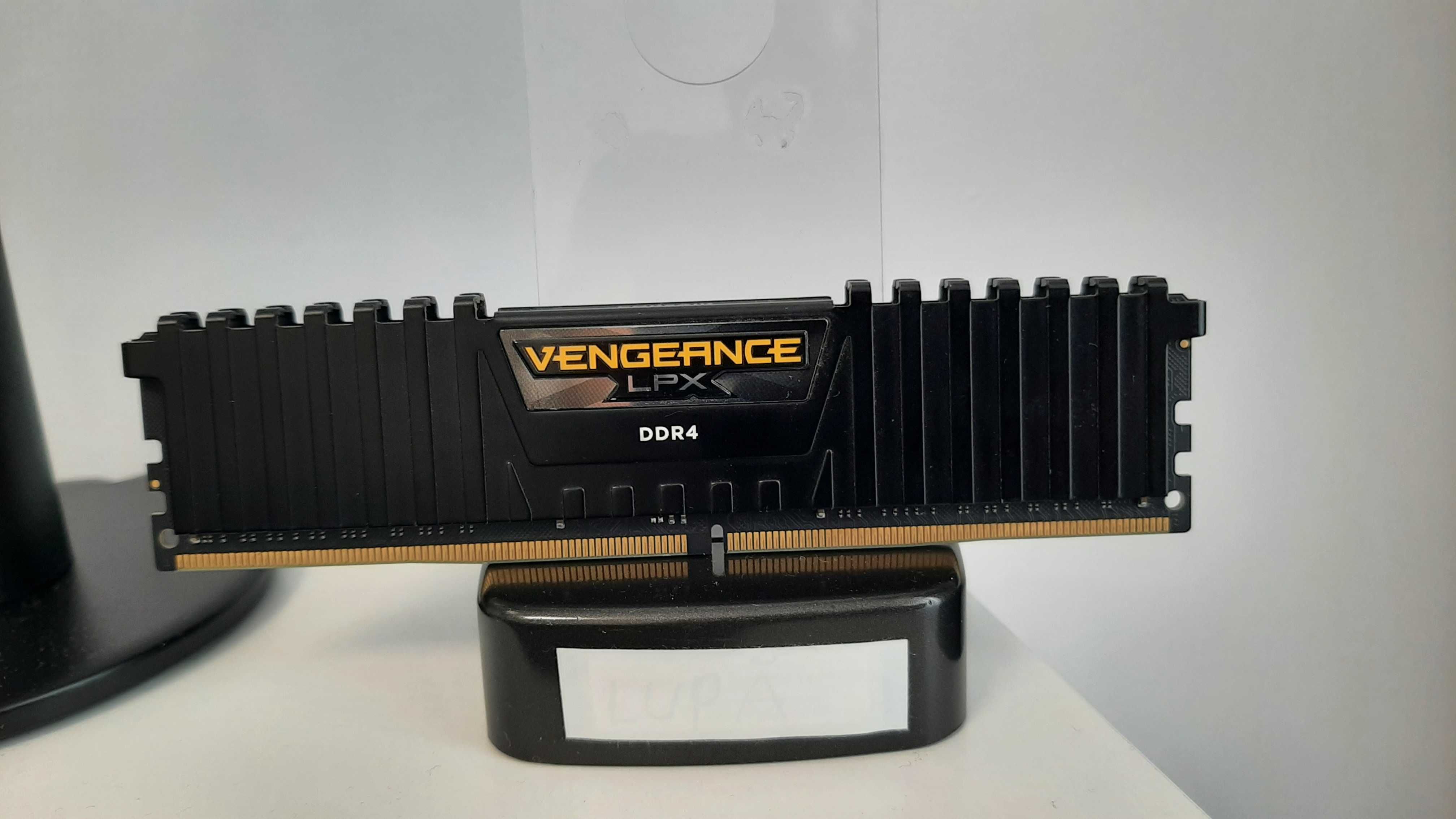 Memorie RAM PC 16Gb DDR4 3600Mhz Corsair Vengeance