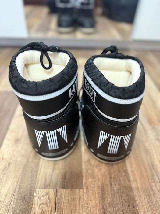 Moon Boot запазени
