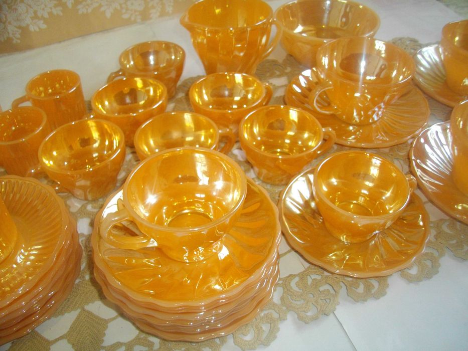 37 Части Нов Сервиз Чай Кафе Made in USA FIRE KING ANCHOR HOCKING-1940