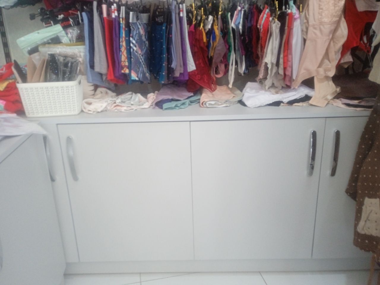 Magazin uchun shkaf