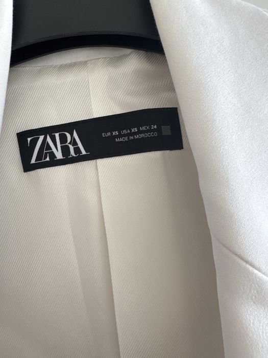 Бяло сако Zara