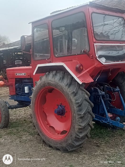 Tractor universal 650