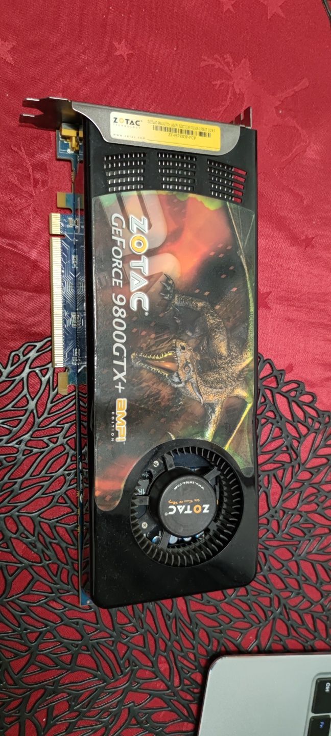 Vând placa video GeForce 9800gtx zotac